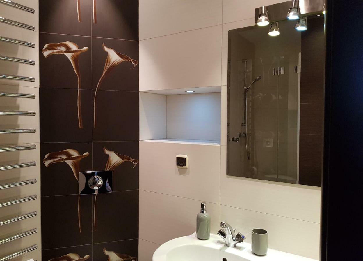 Apartament "Cleopatra 5" Przy Rynku Z Parkingiem, Faktury Vat Lägenhet Kielce Exteriör bild