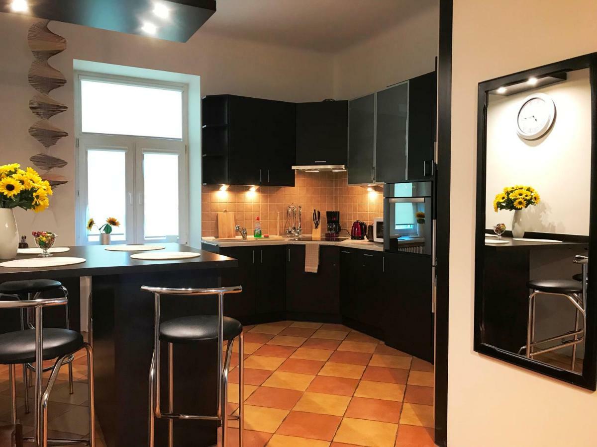 Apartament "Cleopatra 5" Przy Rynku Z Parkingiem, Faktury Vat Lägenhet Kielce Exteriör bild